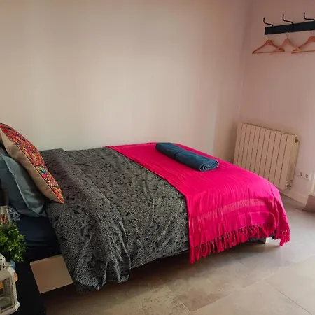 Oasis - Gothic Quarter